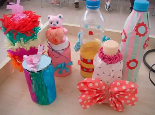 这是我们制作的小沙锤