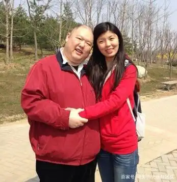 面对借钱不还的"老赖"损友,王玥波的火气再也绷不住了