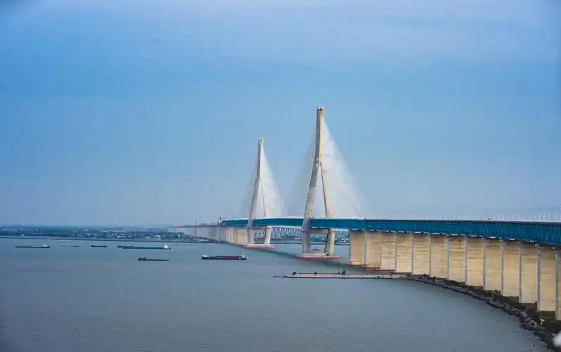 坚硬的扇骨——建行服务沪苏通长江公铁大桥建设纪实