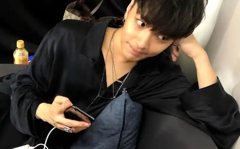 微信80郑基石simondominic状态自留