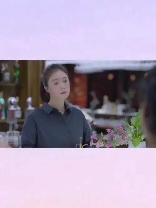 三人发型太炫酷,竟遭到蒋欣犀利点评,靳东惨遭针对吐槽