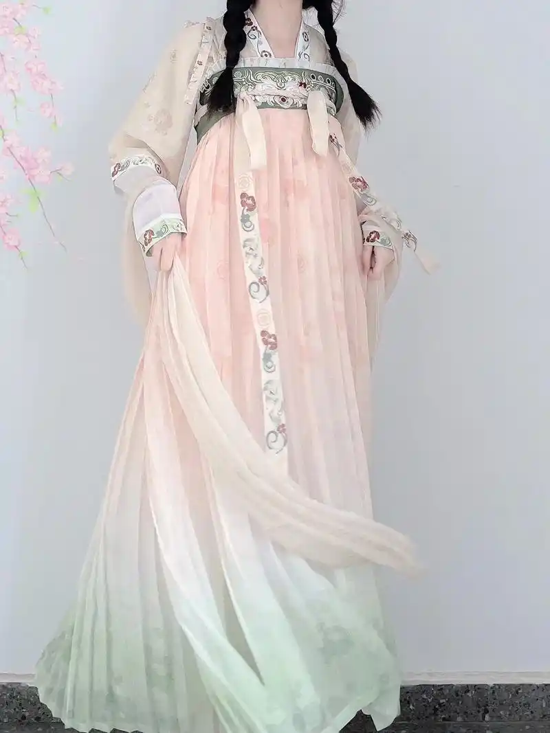 好喜欢这种配色!91:青衣初见原创汉服 #白菜汉服 #齐胸襦 - 抖音