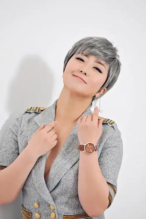 p>格格,原名蒙克其其格,8月1日出生于内蒙古自治区赤峰市克什克腾旗