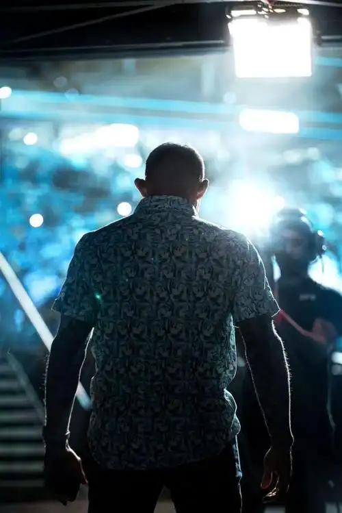 ufc直播嘴炮vs钻石三番决战十一点半开打