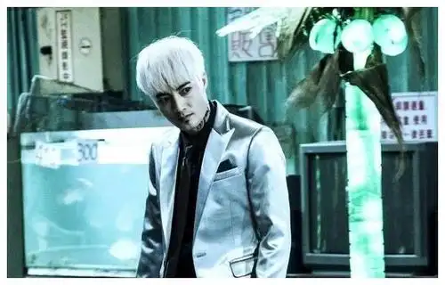 《角头2》:开拍前推翻定装改染白发,终成就经典角色"坏坏"