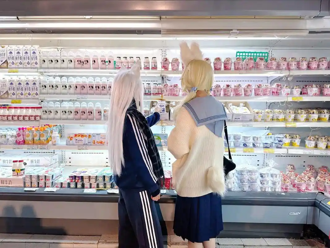 非人哉 #小玉 #九月 #cos 来一场跨时空的相遇吧 @ - 抖音