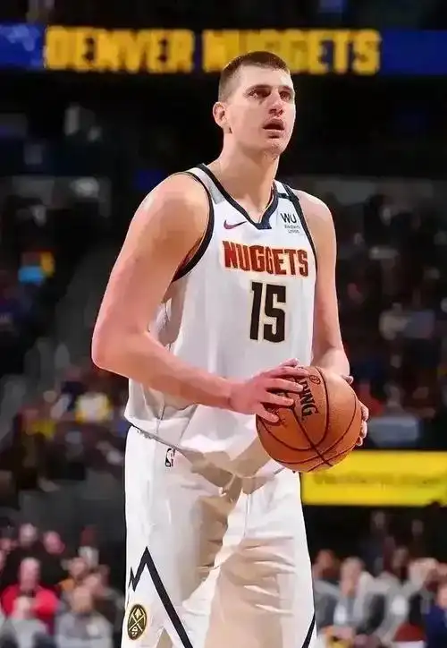 人生赢家约基奇5年272亿大合同生效年薪4700万与大帝詹皇并列第3