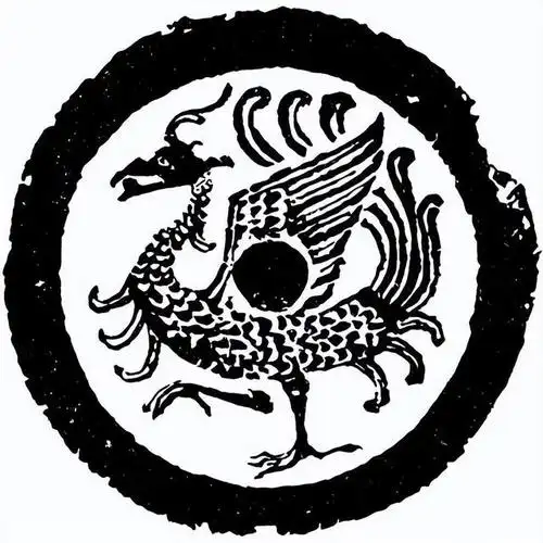 在我国的远古时期,每个原始部落基本都会有自己的图腾,在人们的传统