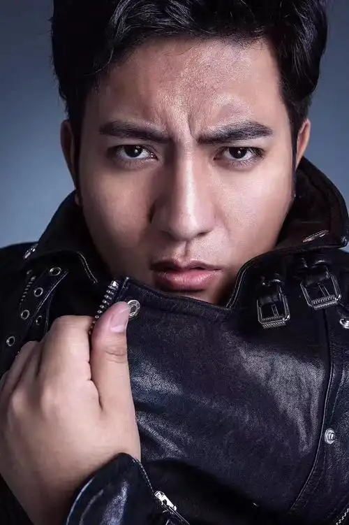 名称:扎西邓珠中文别名:阿扎类别:明星类型:明星标签:演员 歌手时间