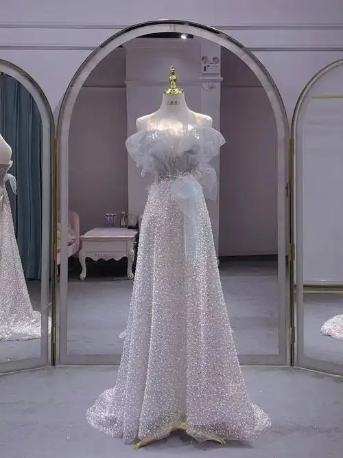 惊艳全场的银色星光鱼尾亮片礼服石家庄婚纱