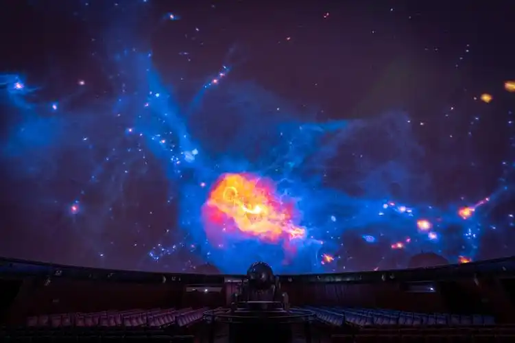 沉浸式观看北京天文馆原创球幕新片宇宙大爆炸