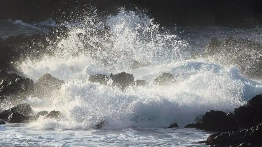 浪花图片大全-风景壁纸-高清风景图片-第12图-娟娟壁纸