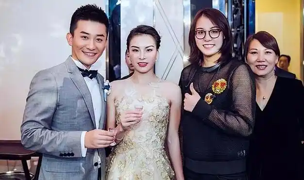 38岁吴敏霞成"富婆",退役官至副书记,丈夫是公司"总裁"