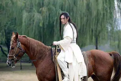 来一场别致的穿越骑马之旅!