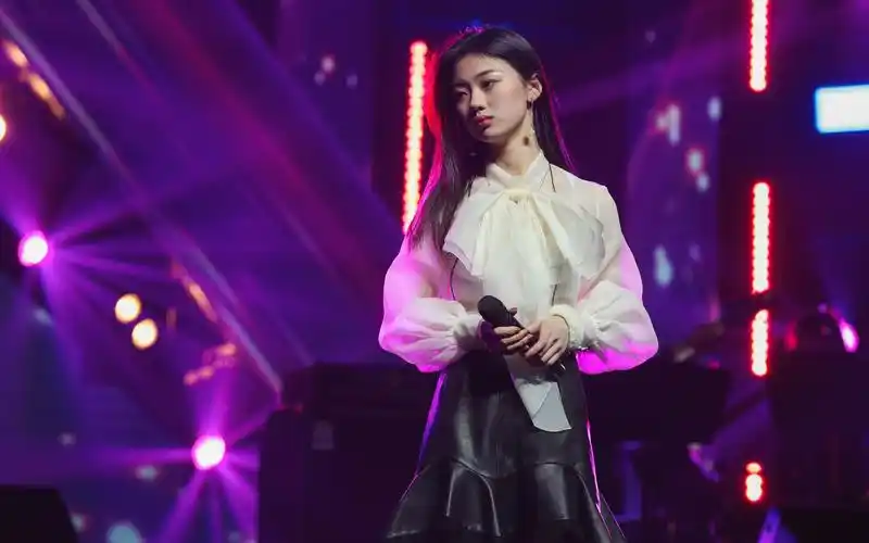 【时代流声—2021新年演唱会】《永不失联的爱》演唱:单依纯