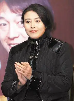 正文       后来丁嘉丽说自己已经非常伤心了,再也不相信男人了,她曾