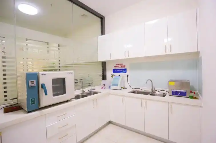 三亚微笑口腔消毒室