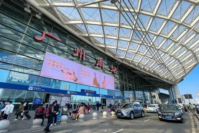 广州南站迎春运返程最高峰,通宵运营加开夜间高铁101趟