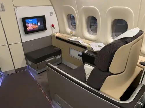 汉莎波音747-8 jfk-fra 头等舱