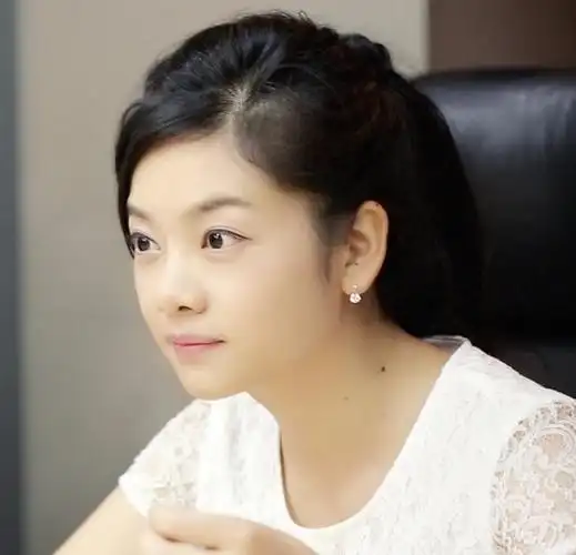 当你来时,我正厌倦 |《成都之夜》雷小雪