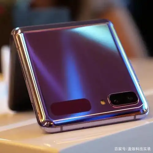 三星折叠屏手机galaxy z flip图集,感觉怎么样?