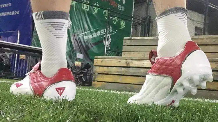 出新初心李宁铁系列战靴实战评测