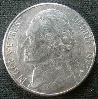 我有个硬币是1962年的正面一个外国人的头像反面是个宫殿?