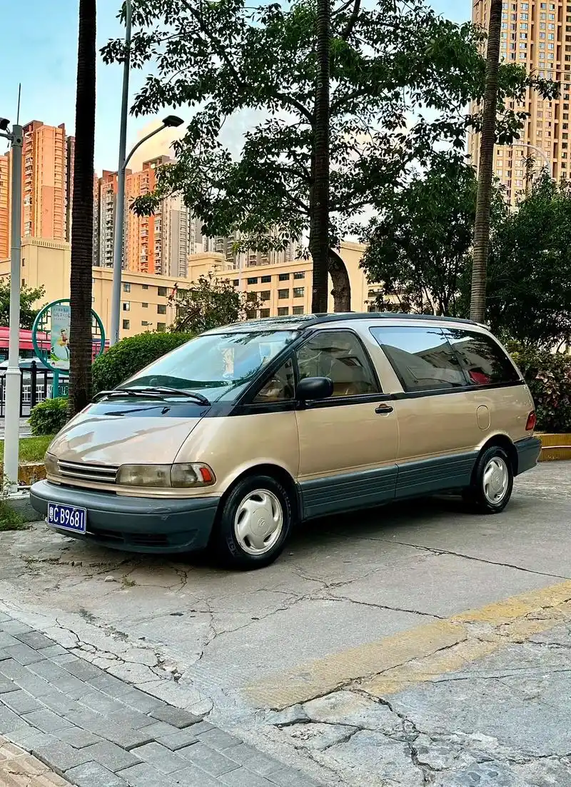 90年代的高级7人车:丰田大霸王.#丰田大霸王 #普瑞维亚  - 抖音