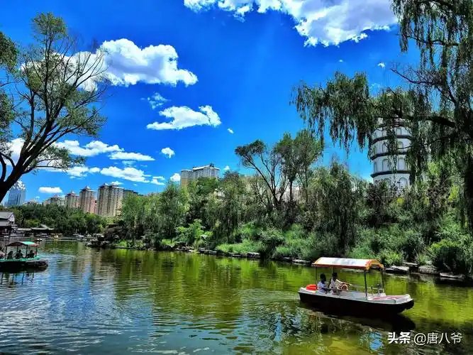 西宁夏天的风景优美如画_人民公园_美得_动静