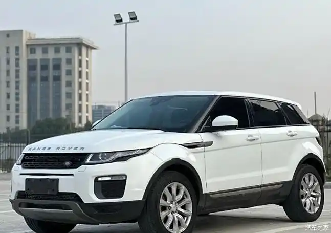 路虎极光 售价:9.98万元 上牌日期:2017年5月 车辆