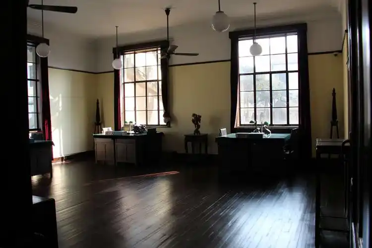 民国政府职员的办公室.