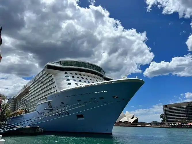 皇家加勒比赞礼号ovationoftheseas