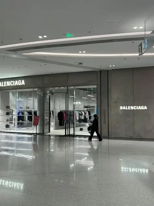 巴黎世家cdf海口免税城店