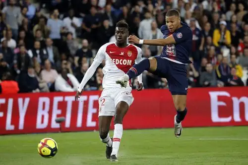 足球|法甲:巴黎圣日耳曼队提前五轮夺冠