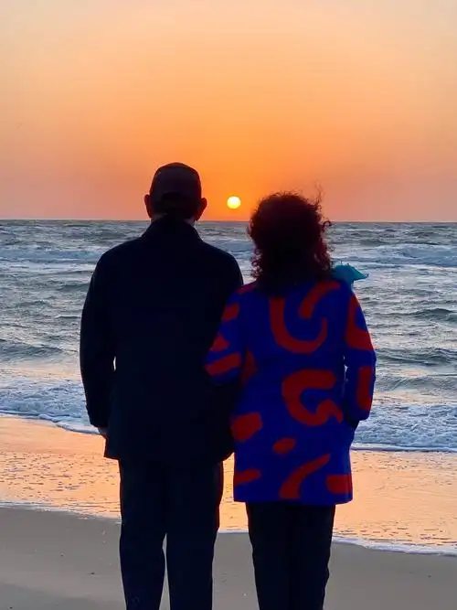 走在岁月里活在珍惜中,又见健身队的夕阳红