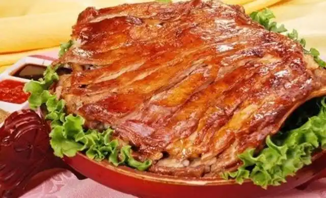 最高价值138元的吊炉烤羊排套餐,建议2-4人使用.