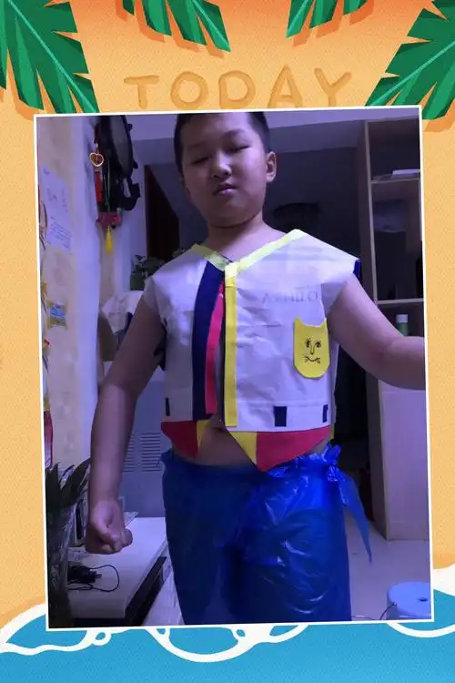 吕怡萱同学的美丽报纸裙