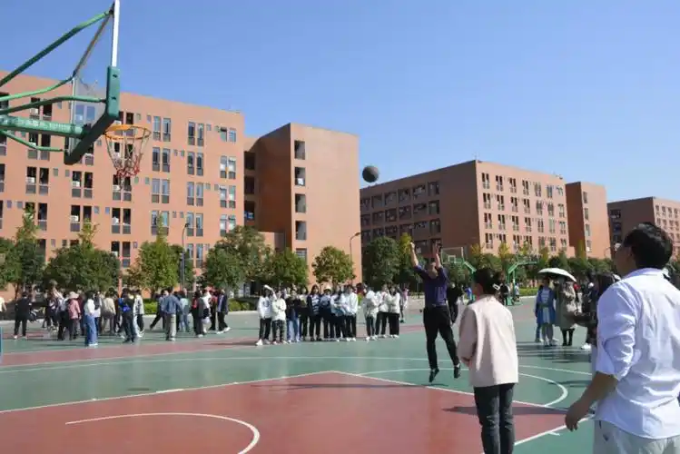 怀化师范高等专科学校第二届体育运动会取得圆满成功