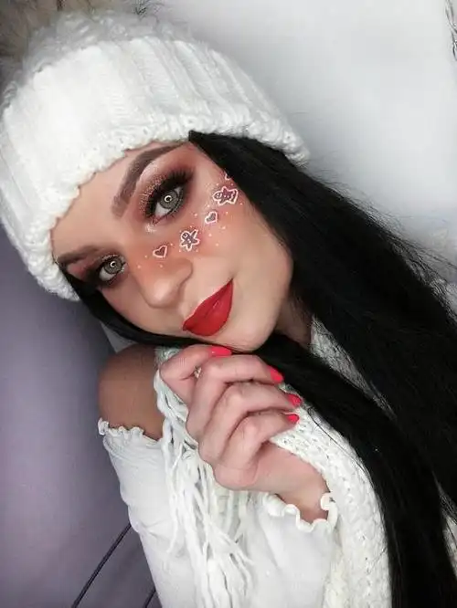 圣诞轰趴必备的绝美妆容 再不学会就晚了_彩妆_美容_女人寨