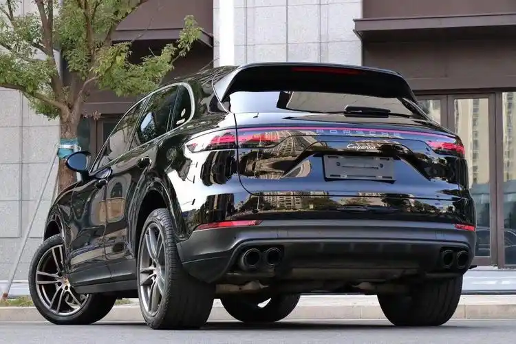 21年保时捷卡宴,实表2万7公里,原版车况,首付25万开走