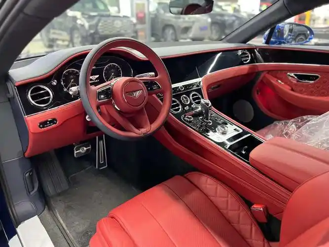 带来的不只是炫酷体验,更是一种活力的象征,在众多跑车品牌中,宾利gt