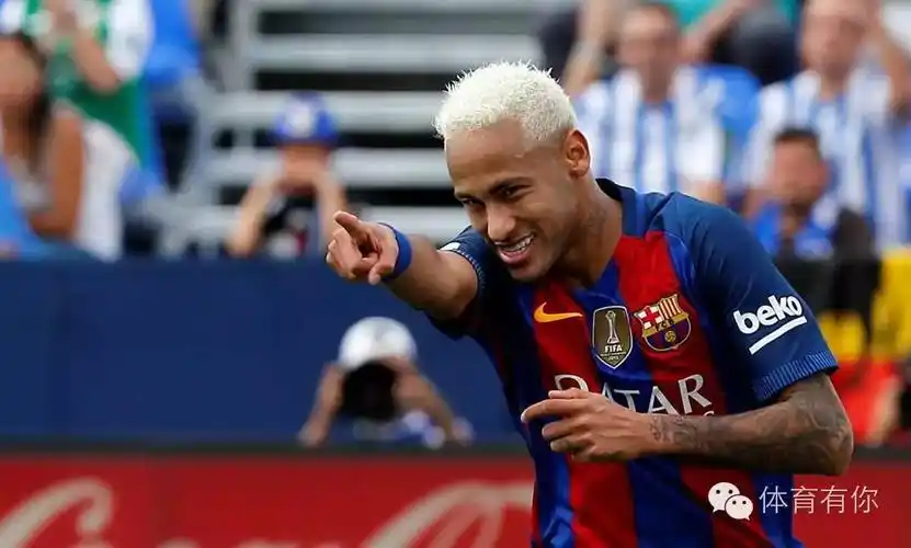 内马尔(巴塞罗那)因西涅(那不勒斯)何塞·伊斯基耶多(布鲁日)巴洛特利