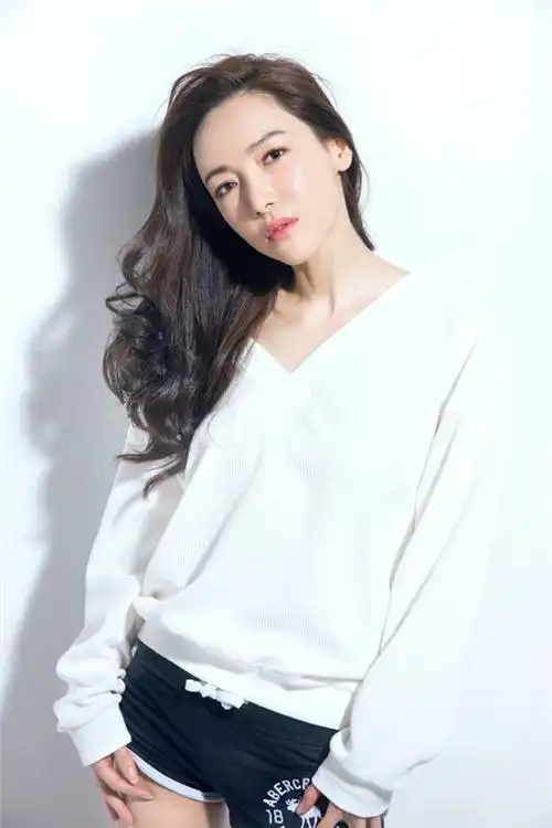 叶一云最新时尚大片曝光--中国广告网--cnad.com