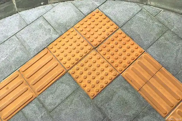 道路地面全瓷盲道砖标准尺寸l