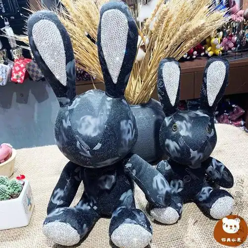 lv公仔定制镶钻玩偶带水钻兔子公仔布娃娃车饰品客厅摆件玩具礼品西瓜