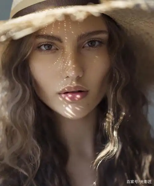 俄罗斯摄影师的人像摄影,美出天际,自然光拍摄