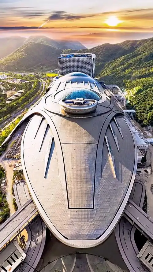 外观像极了科幻片里的宇宙飞船,它就是长隆海洋科学馆