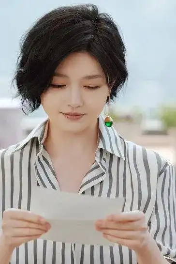 大s汪小菲夫妻同框真人秀,大s再剪短发显老气,中年发福富态满满