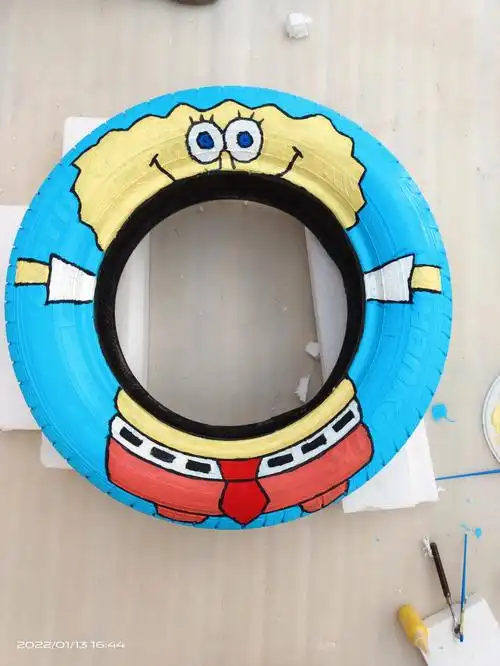 轮胎画海绵宝宝附步骤
