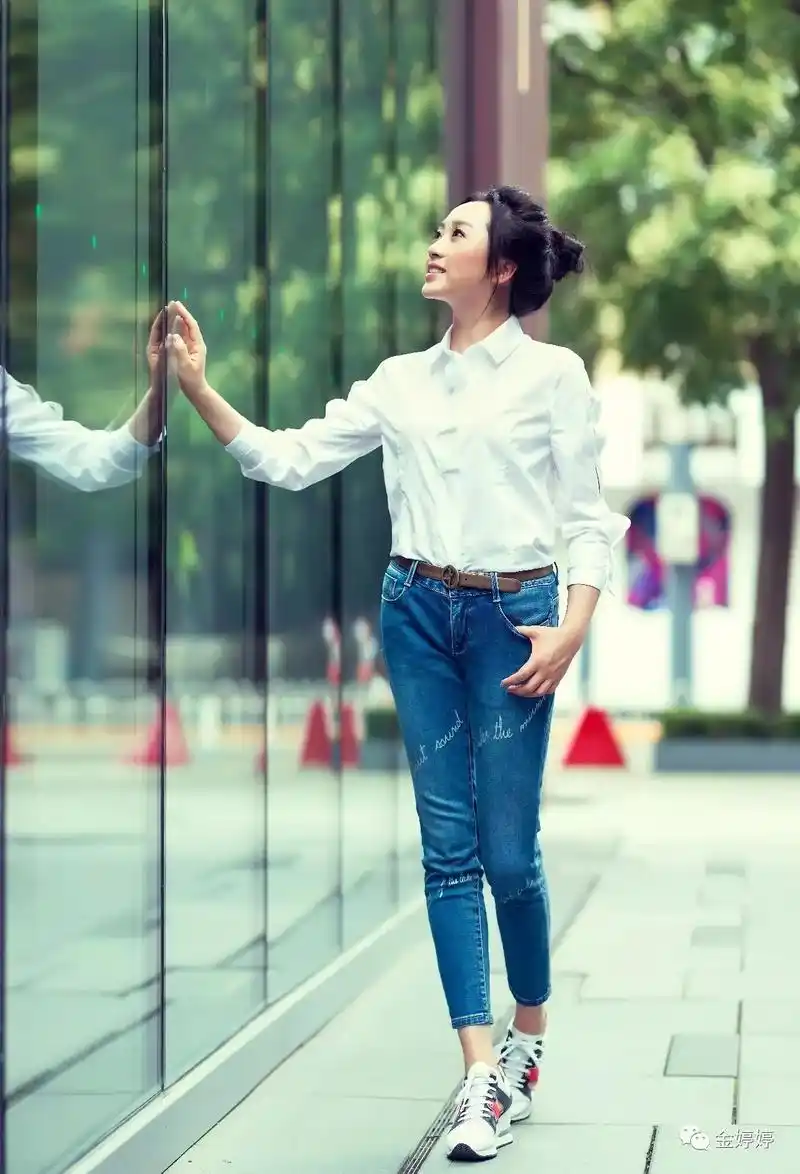 1月10日cctv-15 精彩音乐汇 播出 金婷婷《但愿人长久》播出时间:21